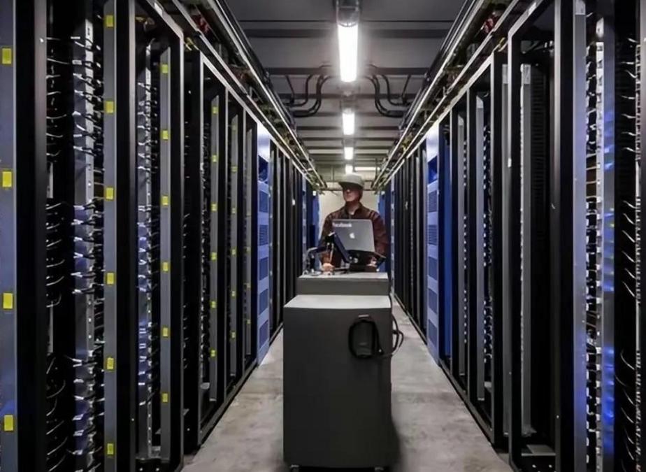 美国分分钟让中国断网？ 全球仅13台根服务器，美国独占10台，中国却一台都没