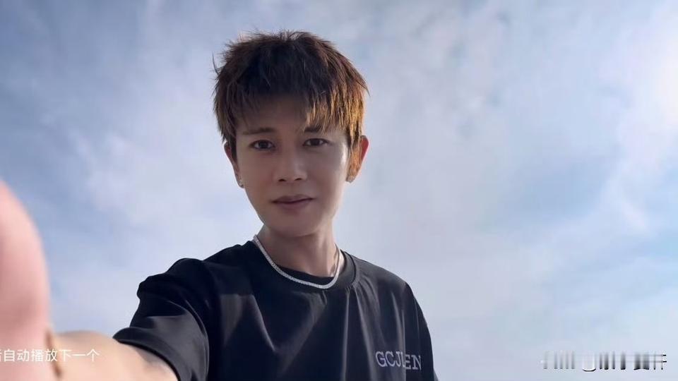 哈哈这个给我们报平安吗？昨天热热闹闹一天，我们借此宣传新剧，今