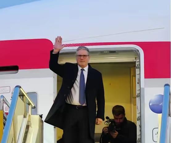 英国首相斯塔默“投喂”世界三句话，全球都震惊！第一句——中国不是“正在崛起”