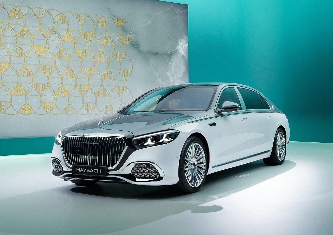 新款迈巴赫S级来了，直瀑格栅更大，MAYBACH字母、立标、C柱徽标都会发光