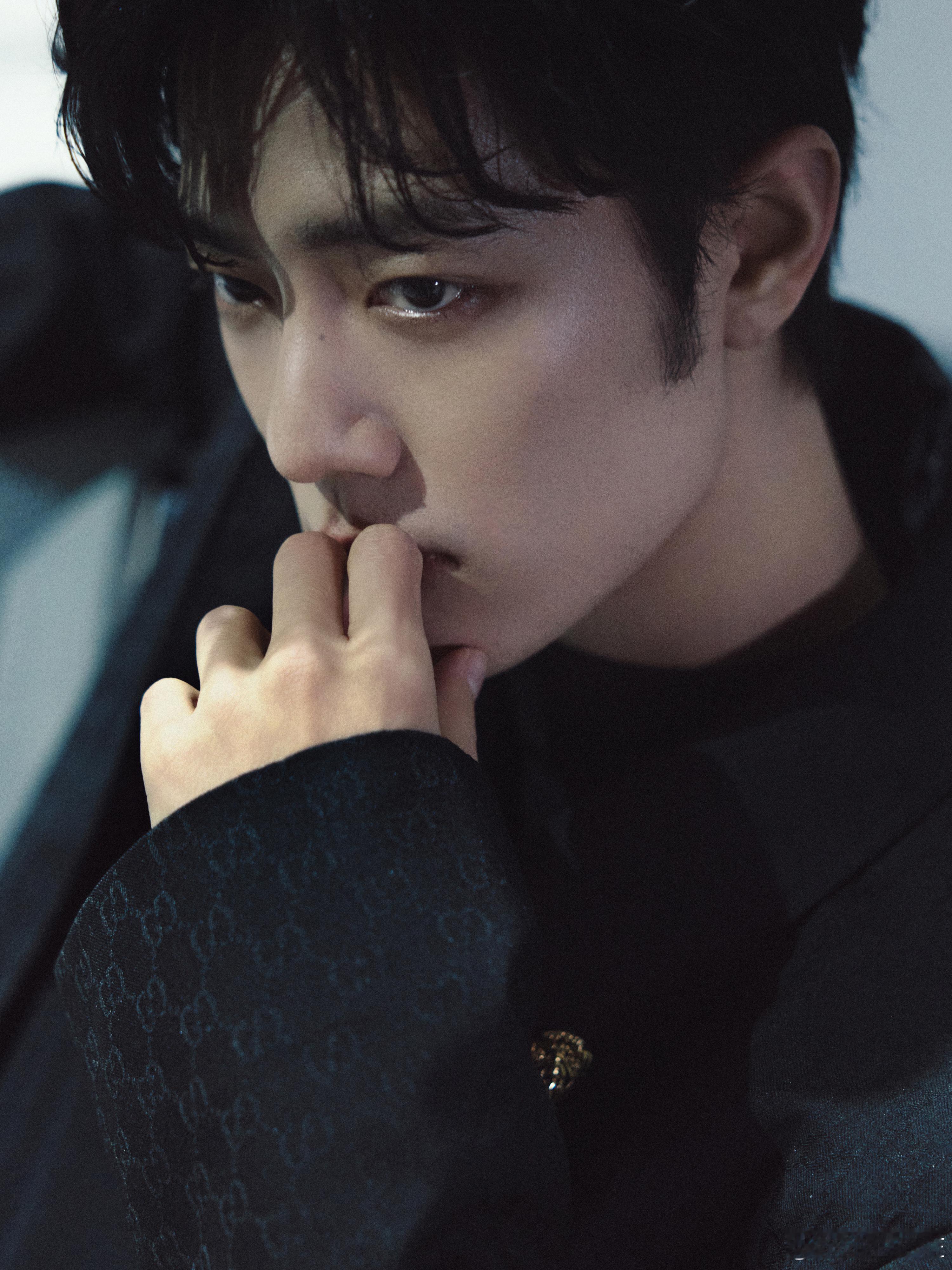 上辈子到底做了多少好事这辈子才可以长成这样啊，真的特别好奇，有感受到一些女娲的不