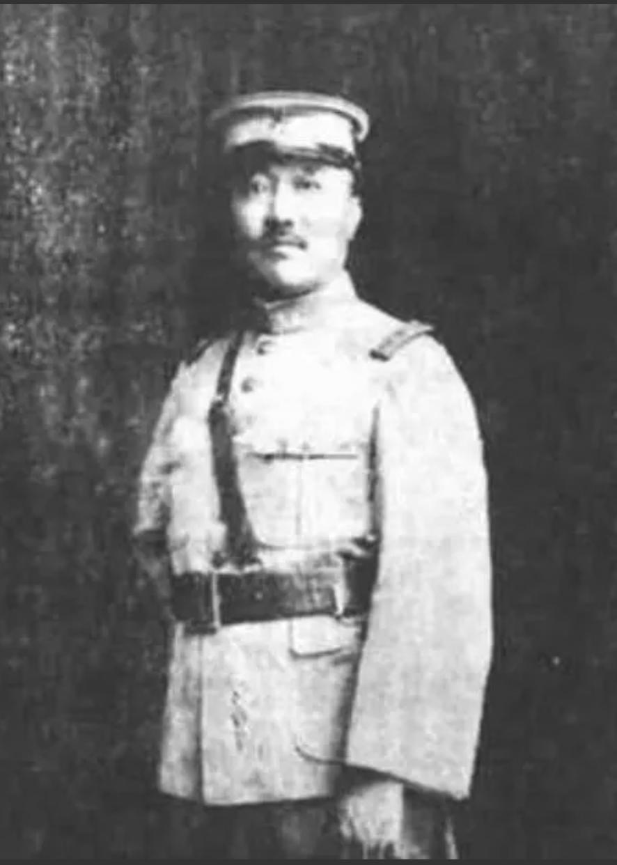 1938年，日军少将带16个军官视察伪军师长黄宇宙的队伍，期间，他感觉不对劲，正