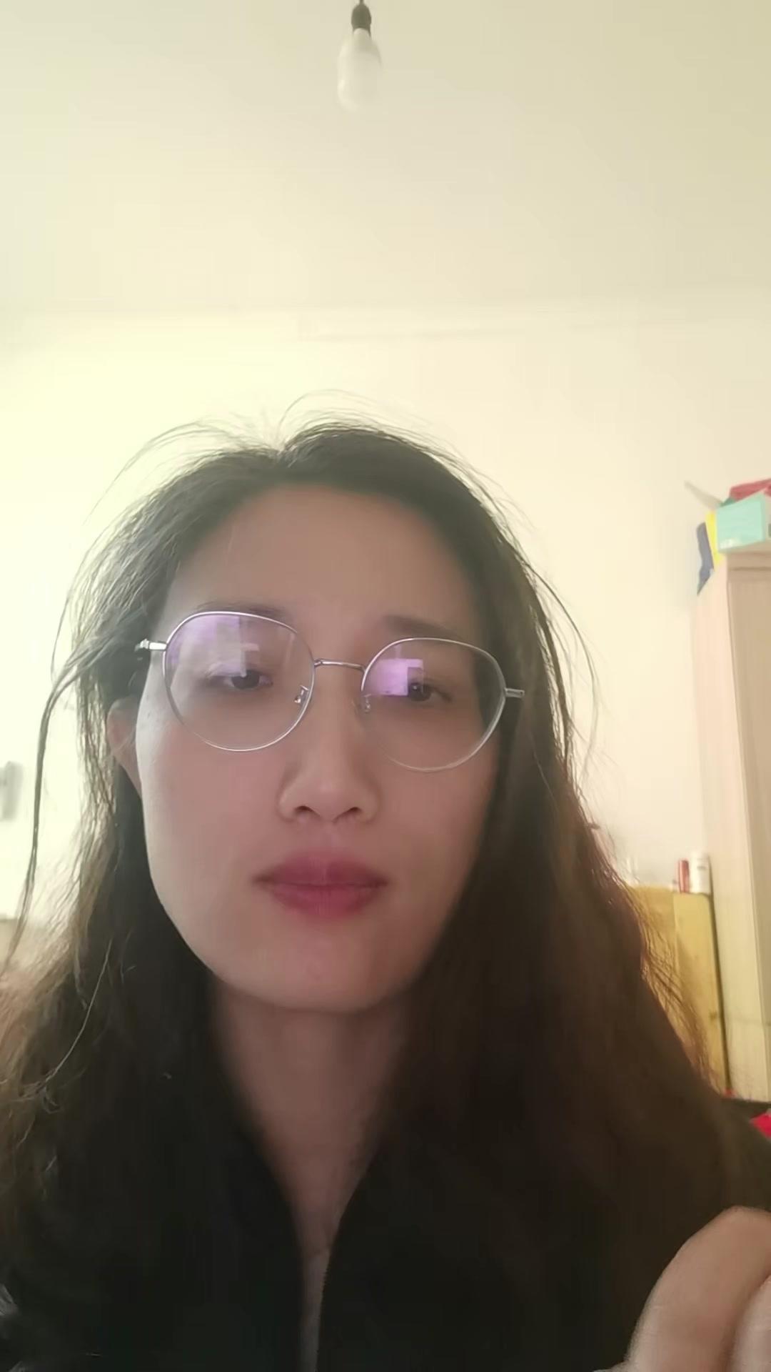 作为独生女，总被说上辈子拯救银河系。父母的爱都倾注在我身上，吃穿用度都是最好的，