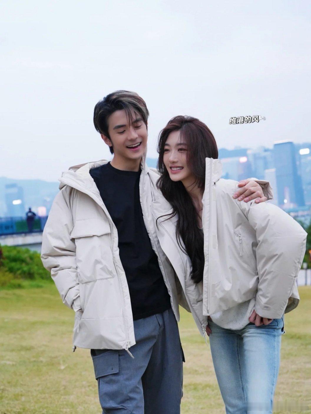 超喜欢这情侣拍摄每一帧都像偶像剧我们毓言稳稳幸福