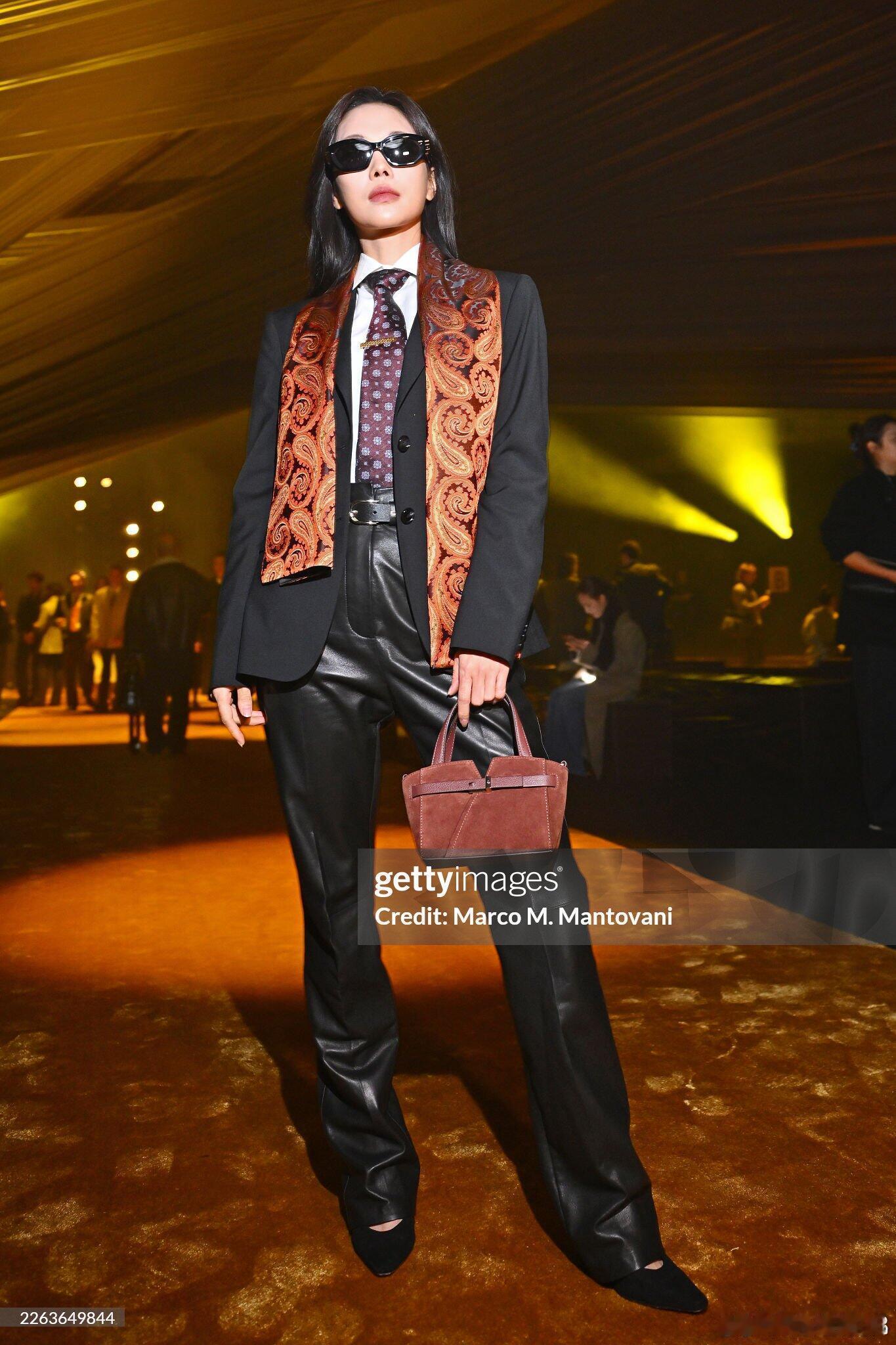 G社镜头下的王霏霏hello时装周王霏霏米兰这波生图太圈粉了，G社镜头下皮肤紧