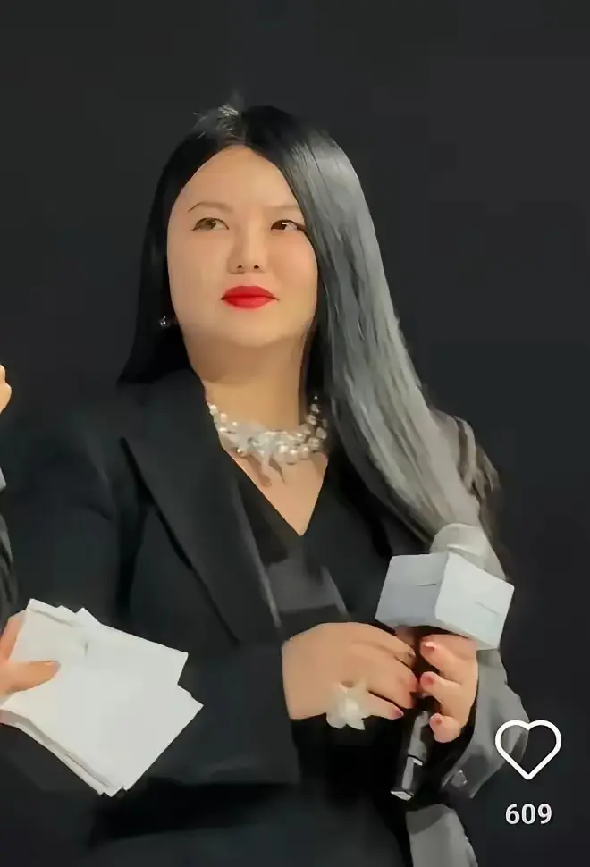 李湘不会再婚因为她体重200斤了，不会为了普通男人减肥了。李湘已经财富自由了，