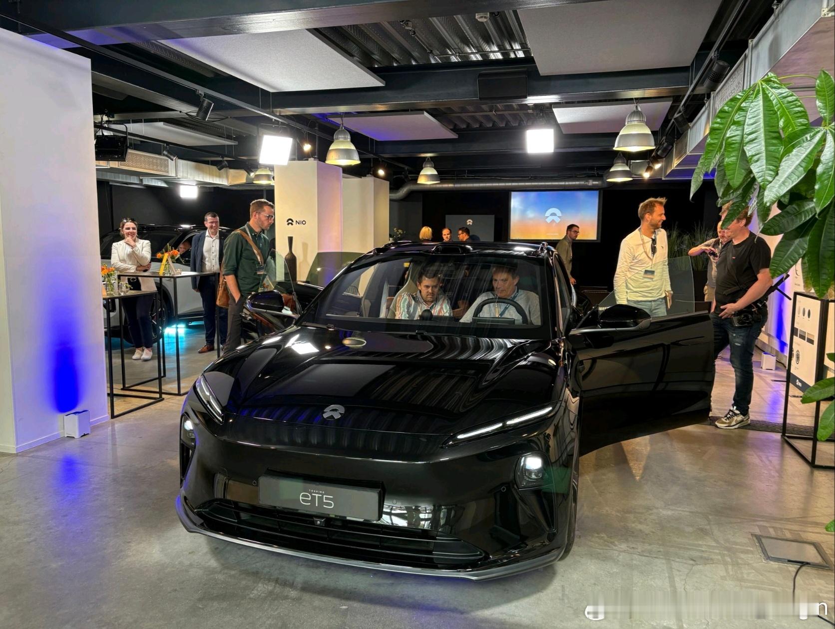 蔚来欧洲HedinAutomotiveBelux在比利时布鲁塞尔举行蔚来