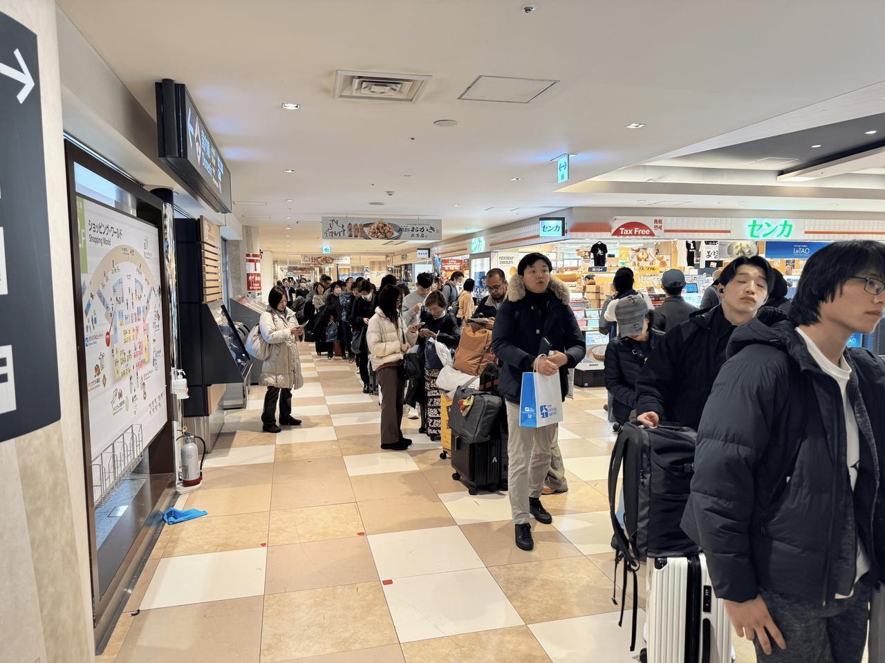 昨晚，和一位在海外做旅游的朋友聊天，他透露了一个令人诧异的消息！他说日本航空