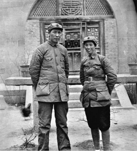 贺子珍如果不离开毛主席，不去遥远的苏联，说不定真的会改变中国的历史，但倔强、执拗