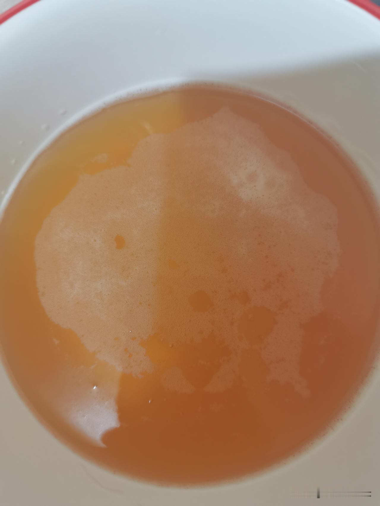 今天去逛超市，无意间发现有胖东来的啤酒，于是买了一包，想尝尝胖东来的啤酒味道如何