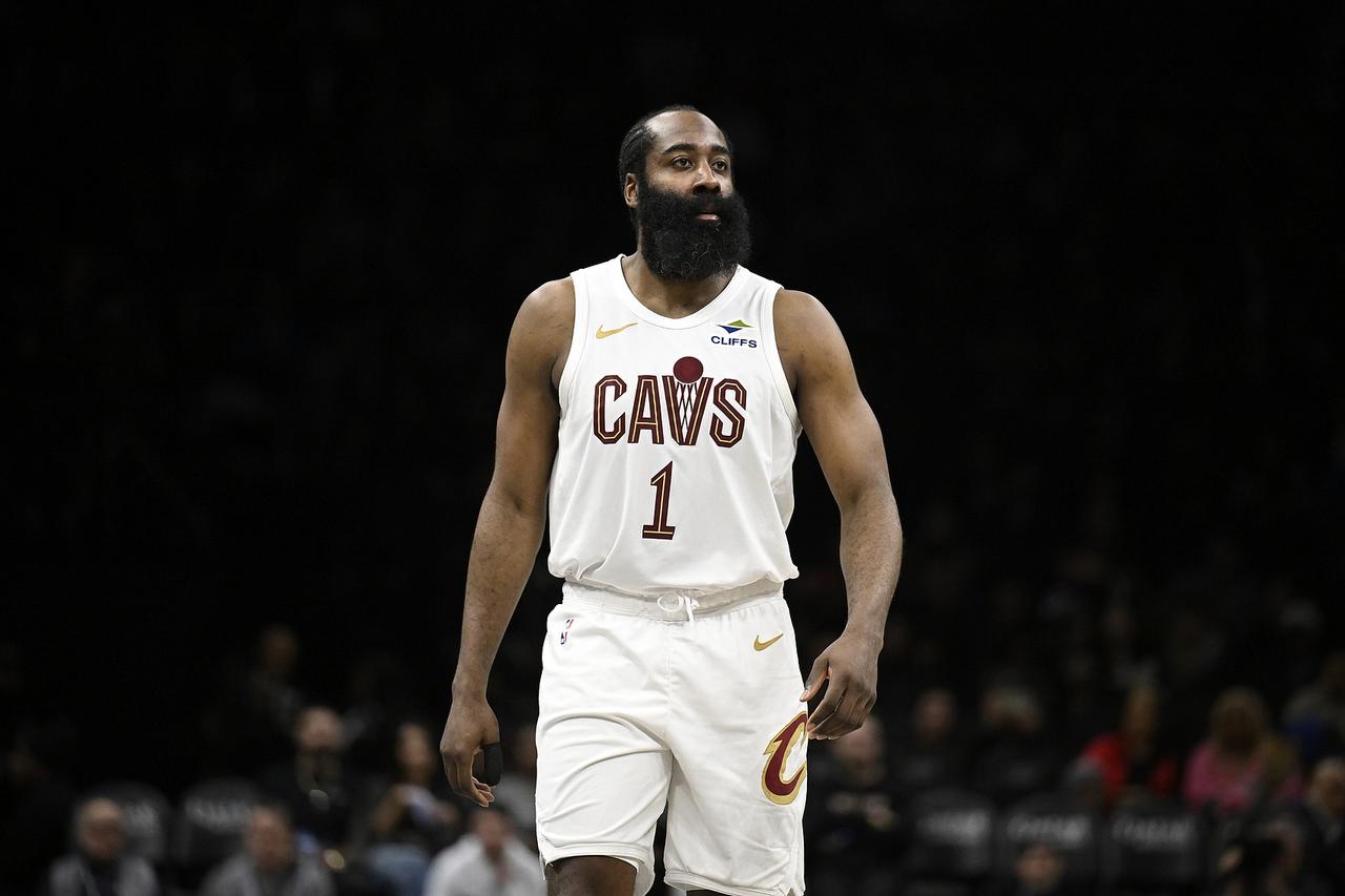 骑士：活塞跟我们不是一个级别。此前，骑士加时3分惜败活塞的赛后，骑士记者Chr