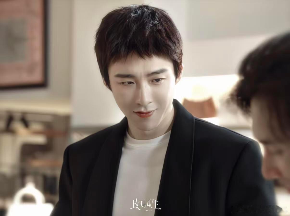 刘宇宁嫩回刚出道的时候了刘宇宁栗子头少年感好足，像回到刚出道的时候，角色温柔又专