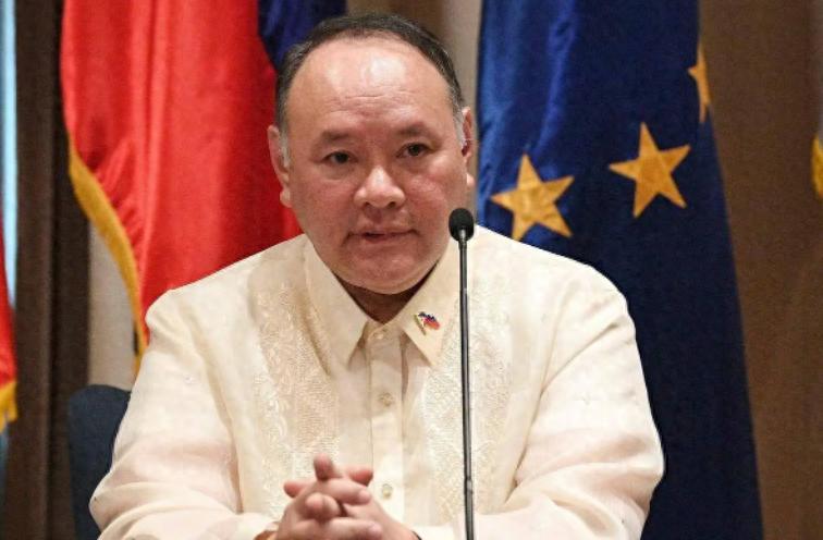 菲律宾国防部长特奥多罗曾说了一句话，挺耐人寻味的，意思就是不管谁当美国总统，中国