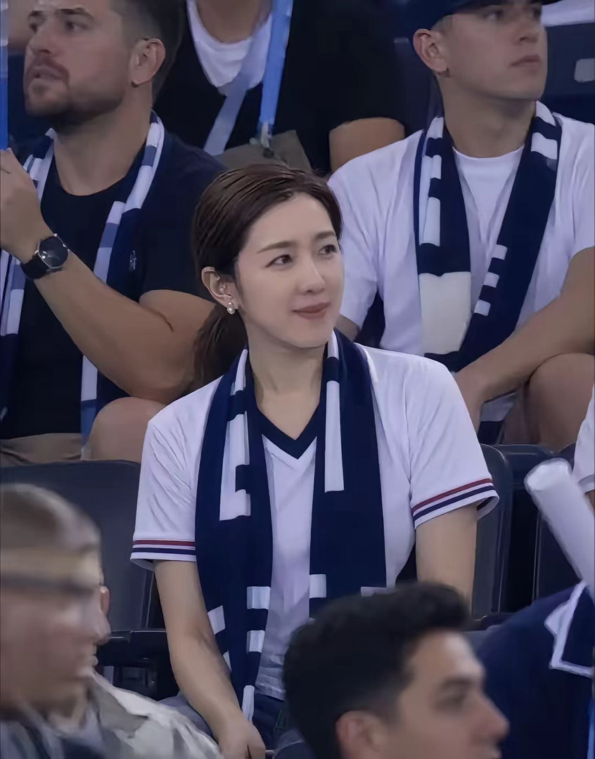不得不说世界杯赛场上美女事真多！！