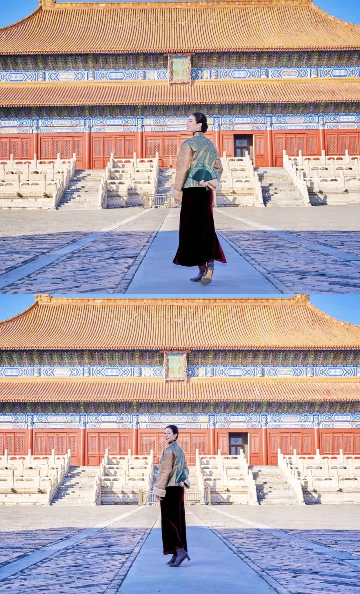 故宫红墙前，古风女子倚栏微笑，时光静好。