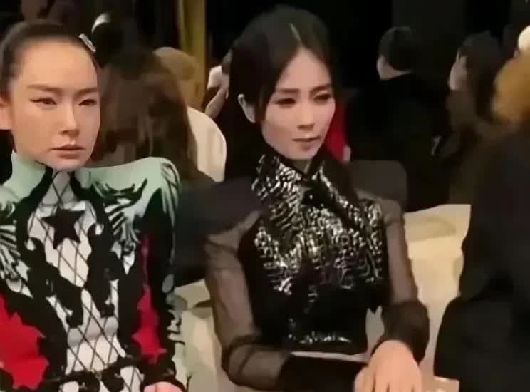 白鹿旁边这个大婶看着好眼熟，就是叫不出名字来。[捂脸哭][捂脸哭]