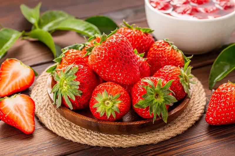你有什么清洗草莓的小妙招吗草莓真是残存农药最多的水果吗草莓被誉为“春季第一果