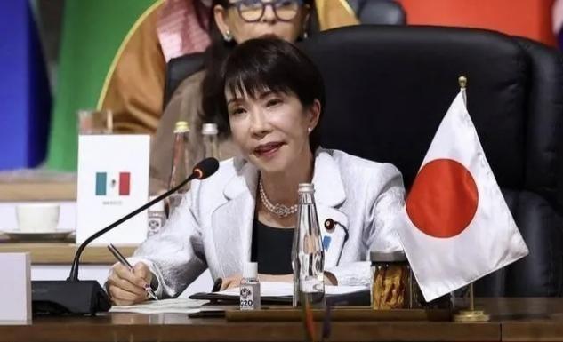 果然不出中国所料：高市“黑料”被扒，她最大的敌人并非中国。喝凉水都塞牙，现在高市