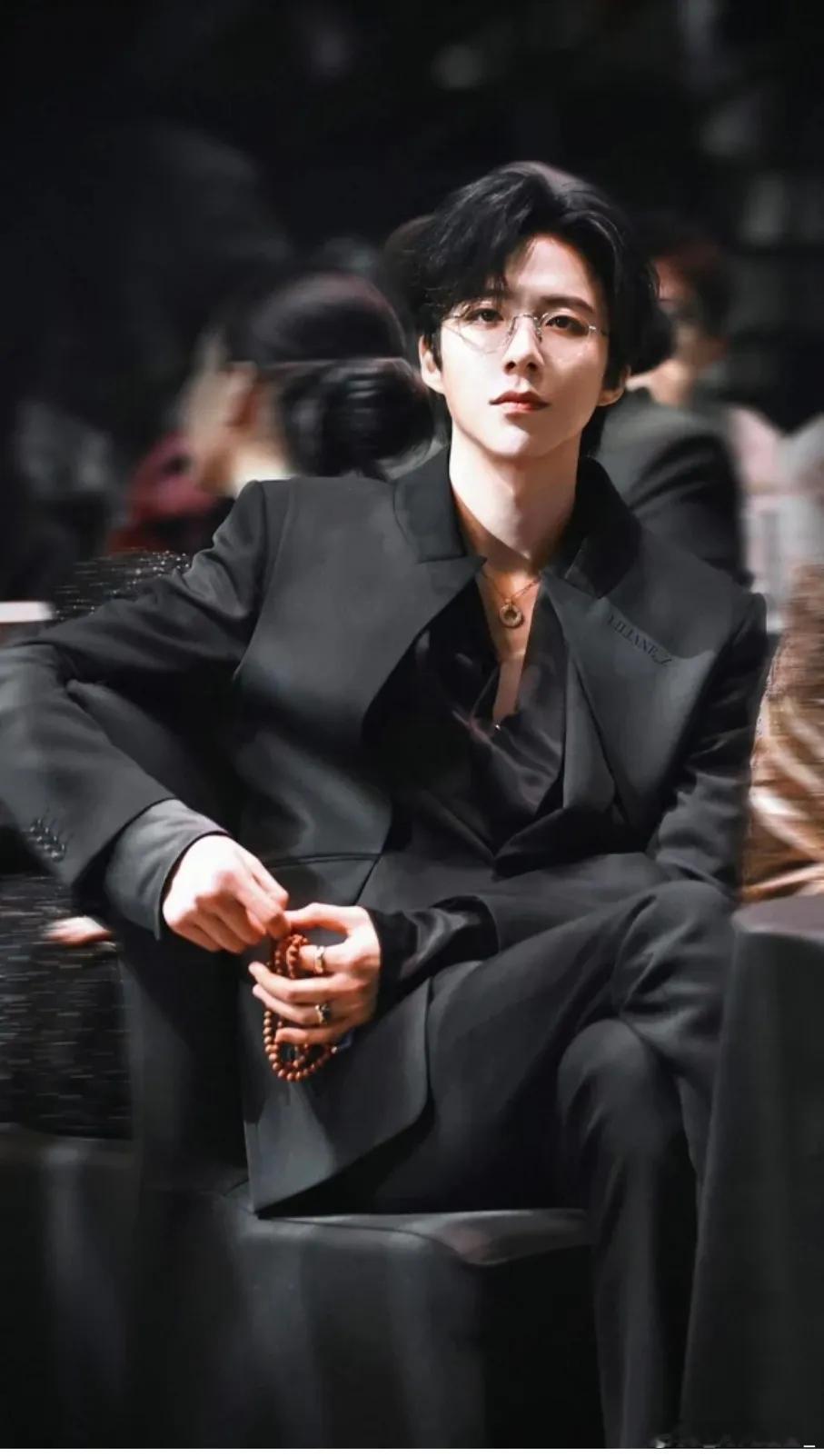 内娱宠友天花板非刘宇宁莫属！《枭起青壤》开播日的2000场云包场，直接把“端水式