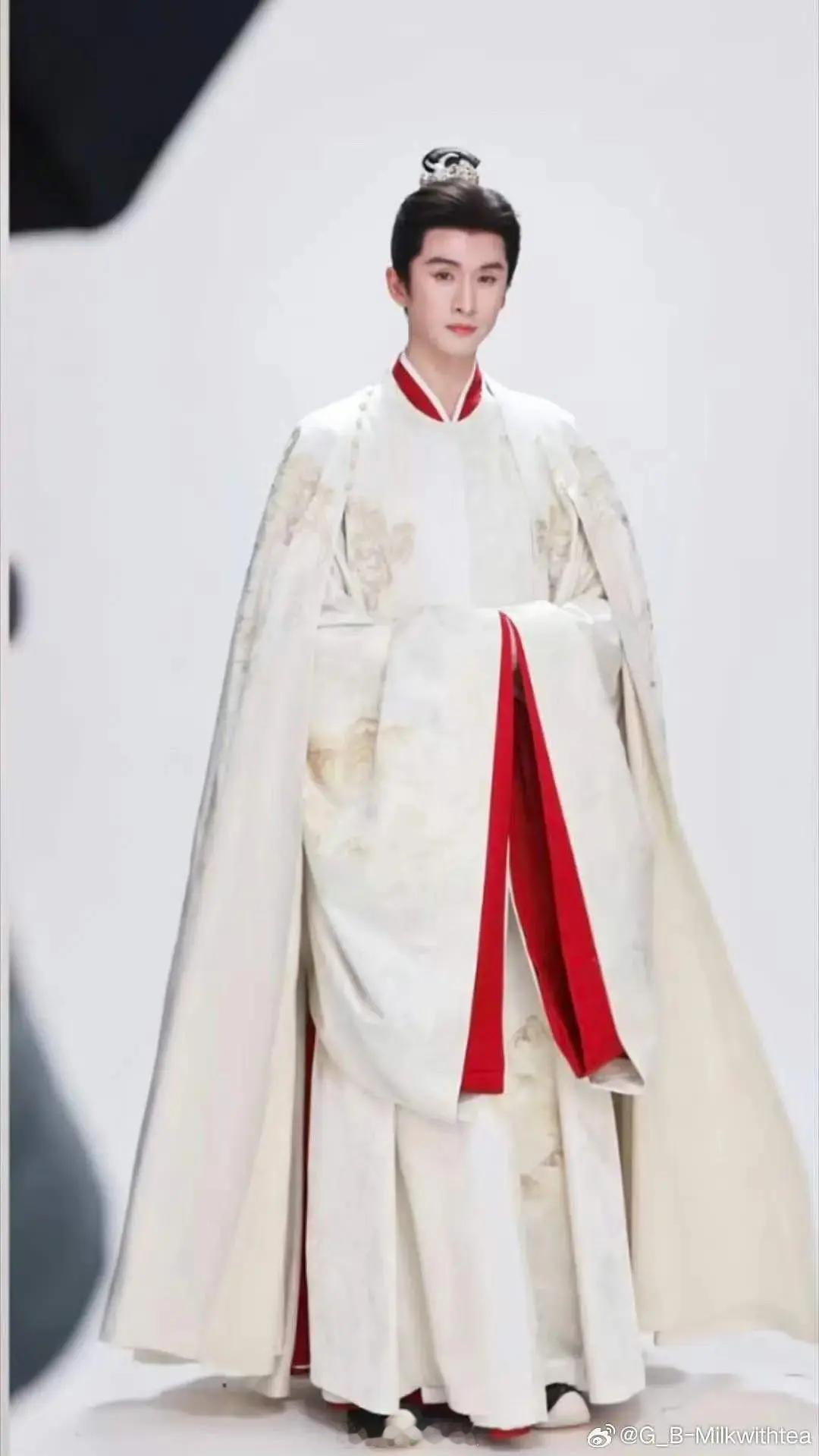 虞书欣还不减减肥吗看着比张云龙都壮。。