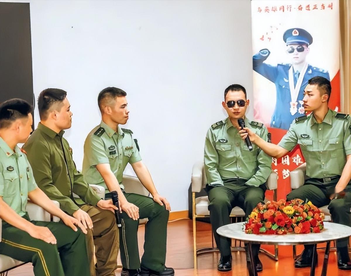 有人给杜富国算了笔账：月津贴3万2，国家分了180平的房子，水电燃气全免。这笔账