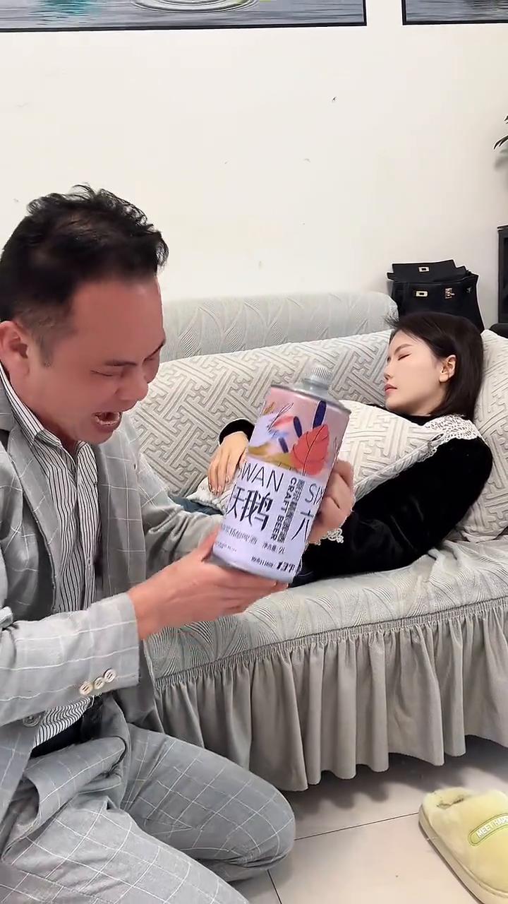夫妻日常搞笑。如果不是亲眼所见，我是万万不敢相信的。