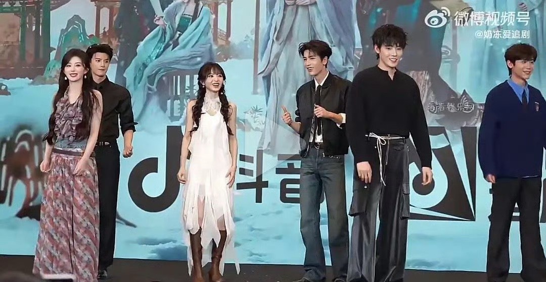 田曦薇不是高妹吗？