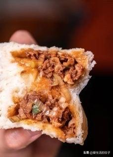 1.洪记小吃店：牛街的人气王，牛肉大葱包子是一绝，皮薄馅大，一口爆汁，想吃得赶