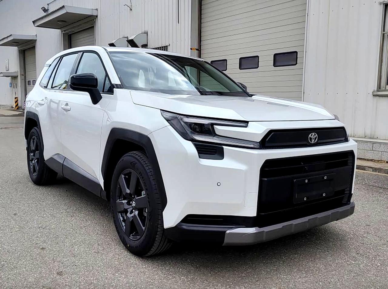 咱们算笔账：现在92号汽油长期在8元/升上下徘徊，RAV4荣放官方公布的WLTC