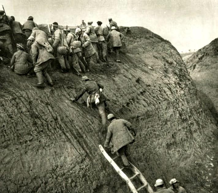 1947年11月6日，晋察冀野战军主力发起了解放石家庄战役，其中第3、4纵队及冀