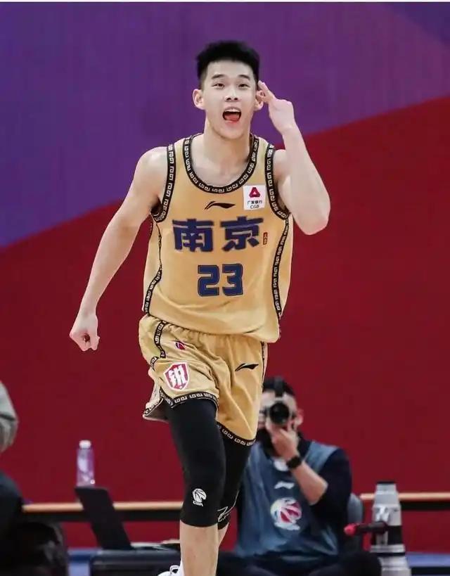 当林葳落选时！不出意外，林葳落选NBA。其实，这很正常，根本不用做任何解读。篮