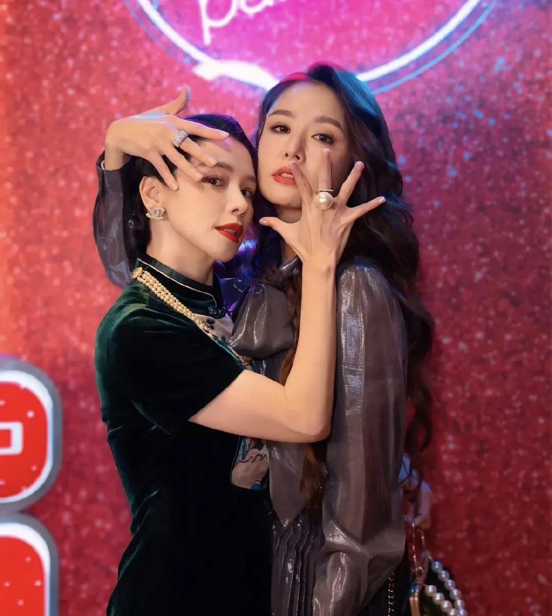 一场派对，两枚中指戒指，撕开了娱乐圈“闺蜜情”的遮羞布。霍建华给林心如办48岁