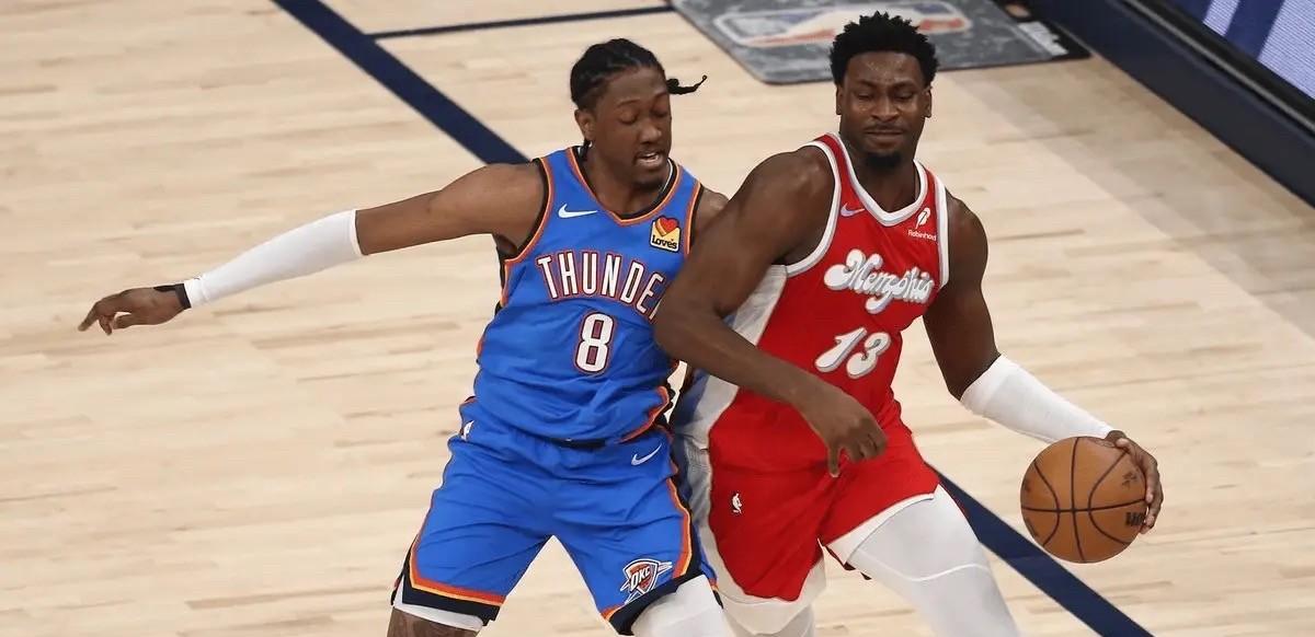 东契奇心里平衡了NBA官方今天公布了本赛季最佳阵容球员名单，灰熊队小贾伦-杰克
