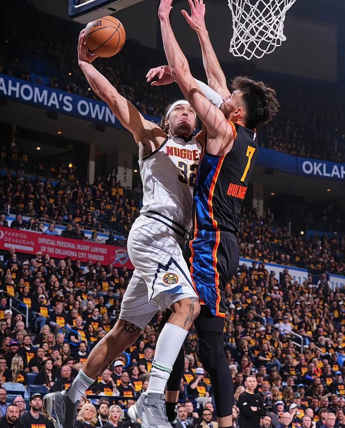 掘金险胜雷霆1-0！很多问题得到了“说明”！1，“MVP之争”落下帷幕，不管你