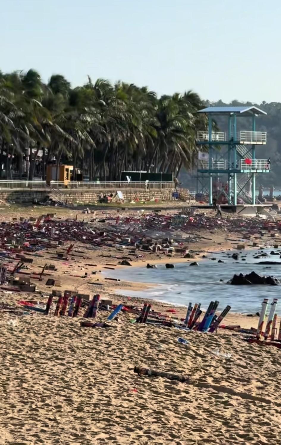 海南万宁，网友发视频吐槽:日月湾的跨年实在是太精彩了，但是游客没素质，以后不会好