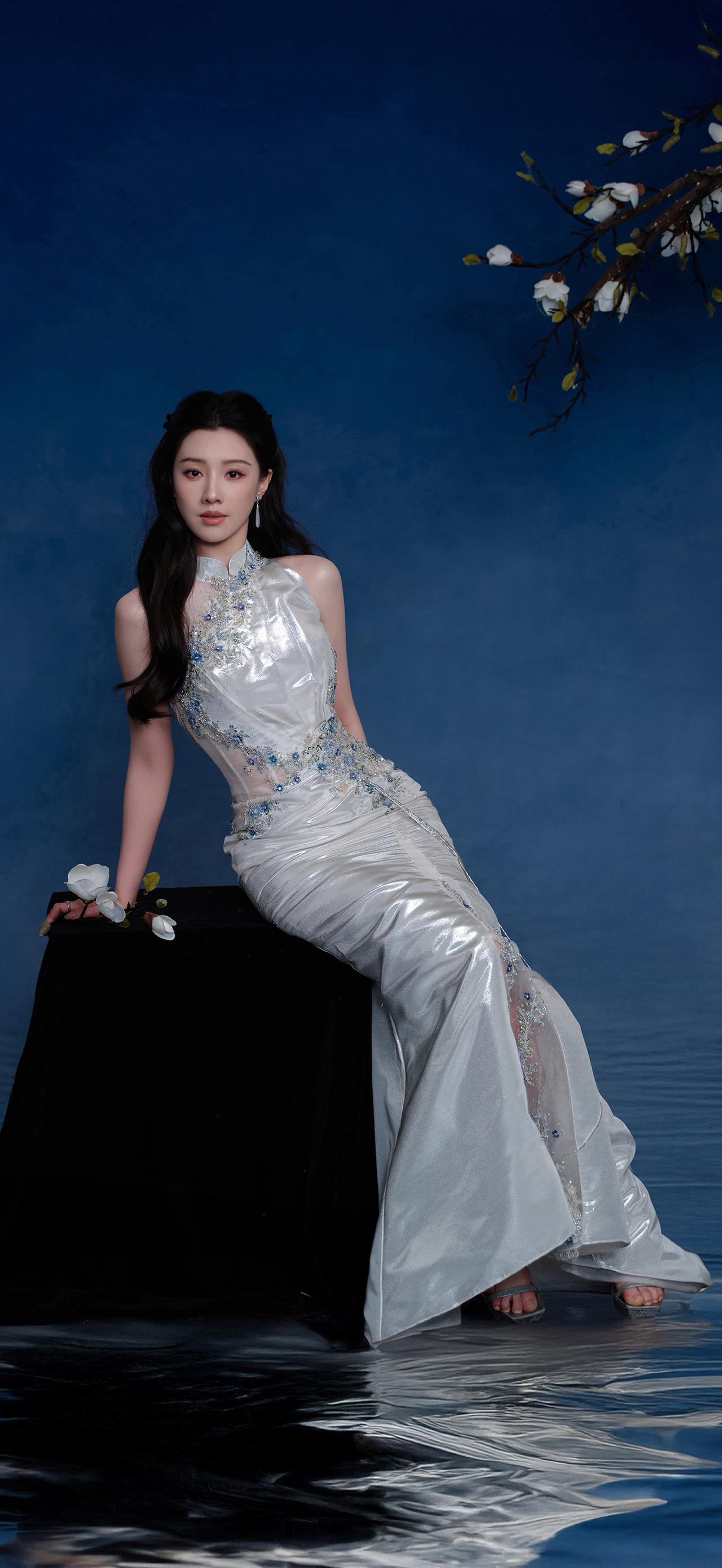 美女壁纸-第5785期-王鹤润