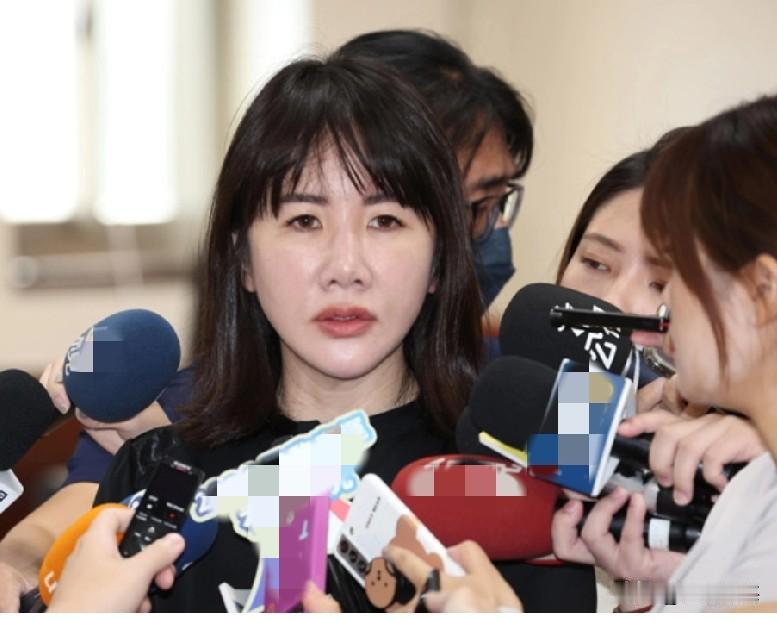 郑丽文探望郑汝芬后，谢衣凤信心十足，喊话可以放心。就在今日（9月20日），针对胞