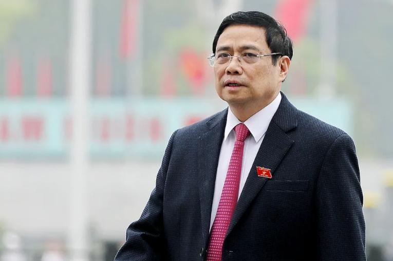 越南外贸冲上7700亿美元，有人开始喊“抢走中国铁饭碗”。可西方折腾一圈才发现，