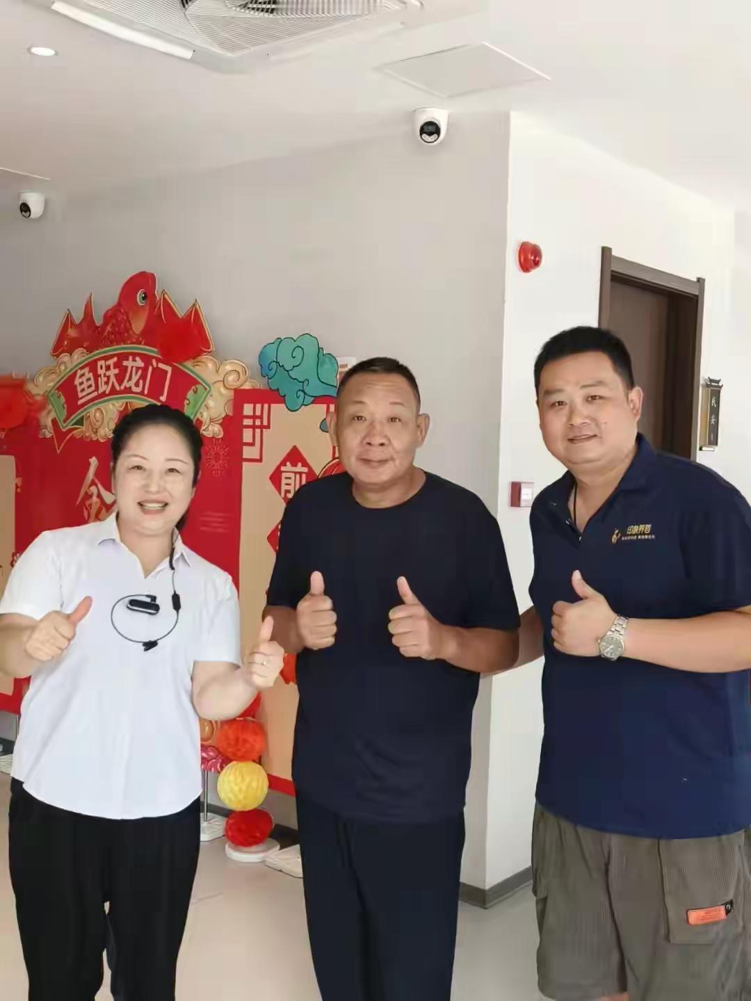一顿家常饭，看出难得的格局！最近于东来路过安徽界首，随机走进了一家普通的小饭