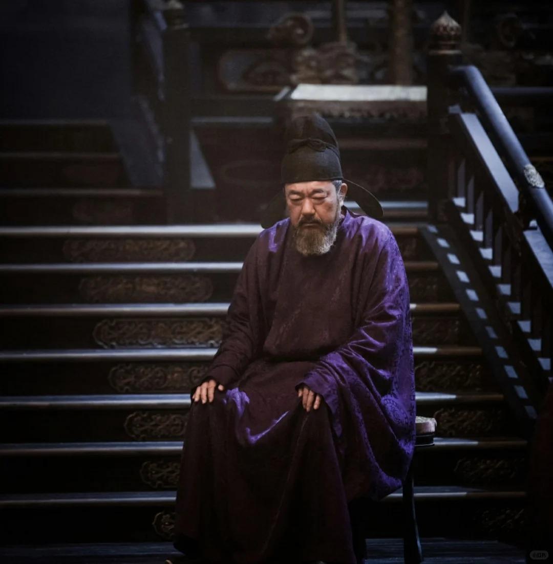 五代53年间，走马观花换了14个皇帝，冯凭什么历经四朝十代君王，一直身居高位？