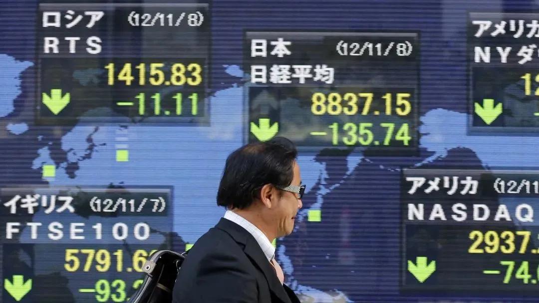 2026上半年，江浙沪三地的GDP总量已经飙到了14.62万亿元，而隔壁的日本，