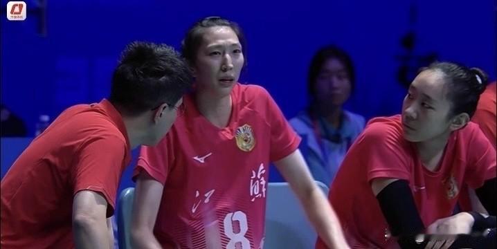 吴梦洁又受伤了[哭哭][哭哭]苏辽大战第一局后半段正打着好好的，突然就捂着胸口难