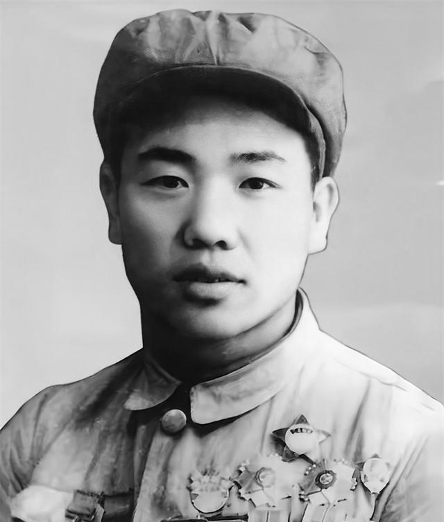 1950年，志愿军排长郭忠田公然无视上级命令，不仅弃守高地，还故意放走美军坦克，