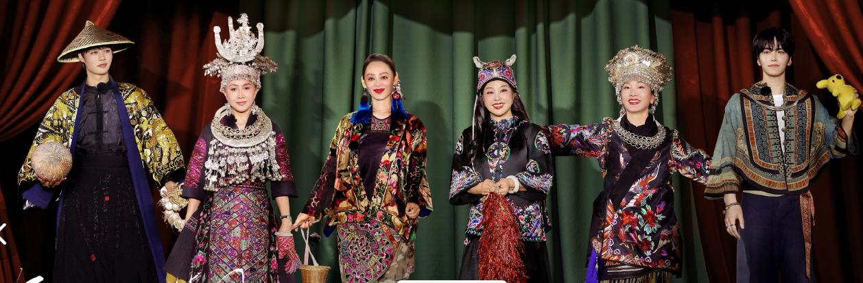 宁静说自己拿了两次百花奖，刘嘉玲称她拿了金像奖，何赛飞拿了金鸡奖，刘晓庆霸气的说