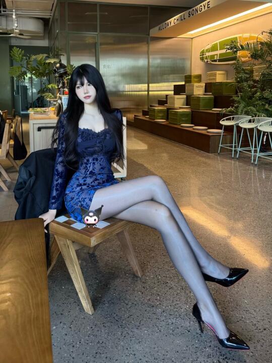 身高183➕不愧是蓝色妖姬
