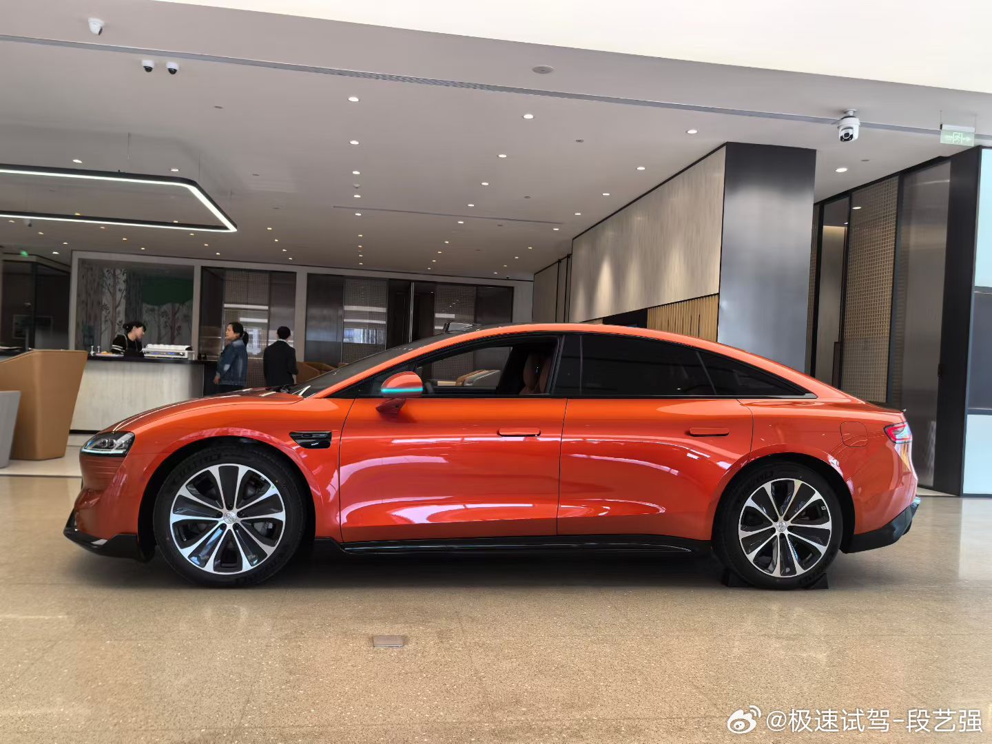 智界S7橙色确实亮眼！大v聊车智界s7