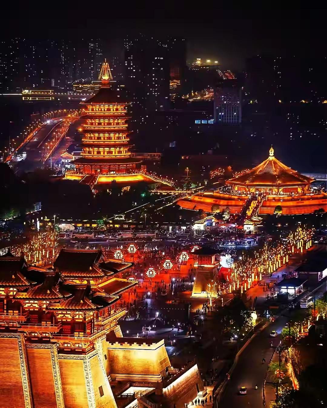 出发吧趁现在去西安，就是奔赴一场跨越千年的约会。十三朝古都的风采，藏在一砖一瓦
