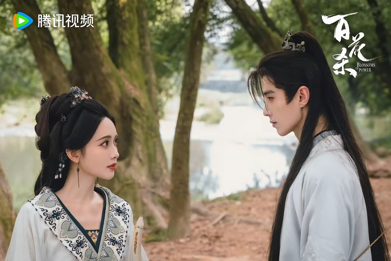 先说结论，《百花杀》是一部优缺点极其鲜明、评价严重两极分化的剧。热度确实炸，站内