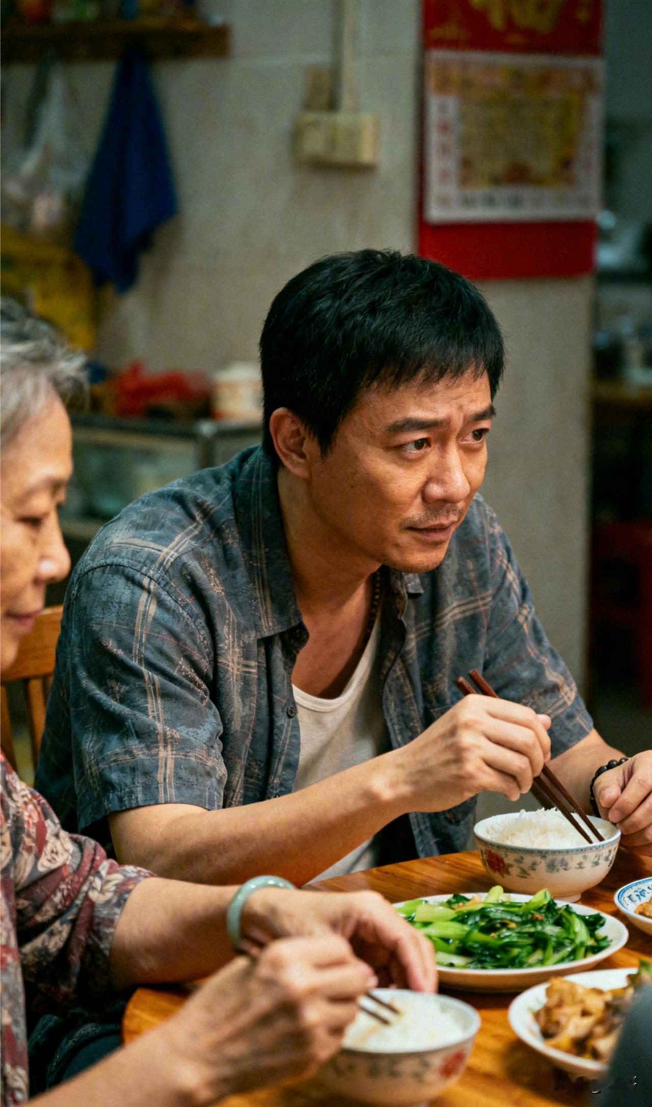 全家族都知道我在深圳“混得好”，现在谁家有事都第一个找我“周转”凌晨一点，我