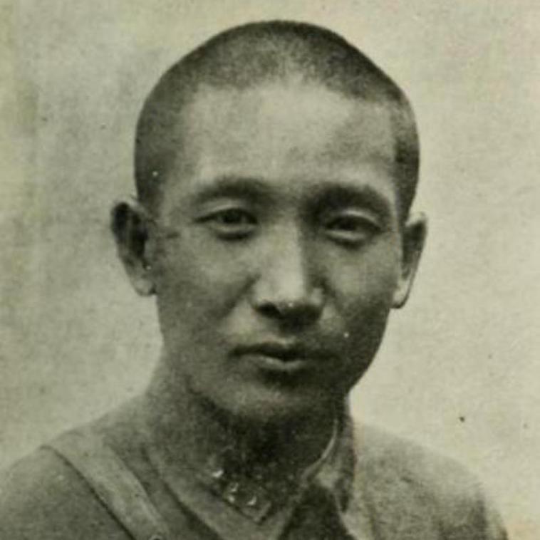 杜聿明给蒋介石告状，说郭汝瑰太清廉了，沙发打补丁，不像国民党人员，应是共产党。